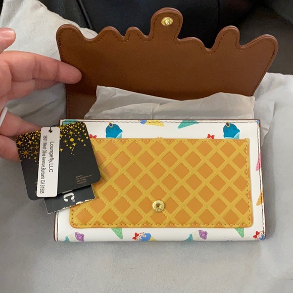 Loungefly Disney 👑Princess 👑 Ice 🍦Cream Wallet - Picture 5 of 6